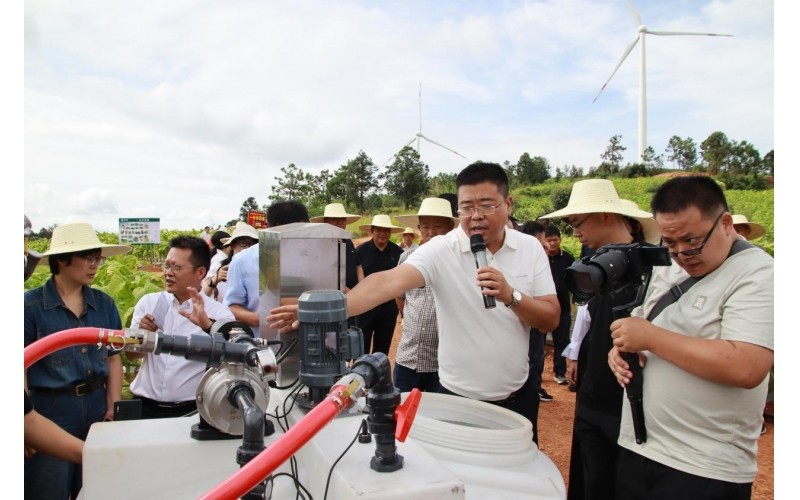 中隆泰光伏智能施肥機亮相攀枝花仁和煙草基地